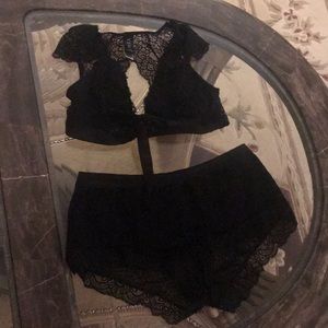 Black lingerie set